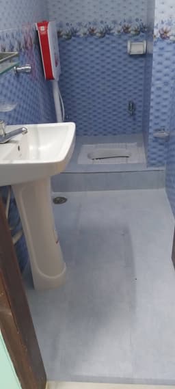 ব্যাংকার আবাসিক, জিরোপয়েন্ট, খুলনা। (Near Horintana Thana) thumbnail 3