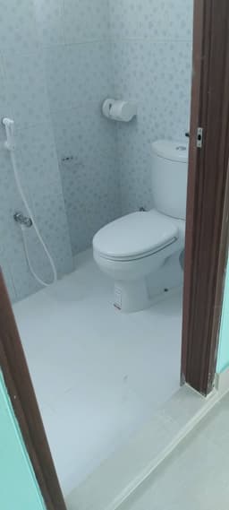 ব্যাংকার আবাসিক, জিরোপয়েন্ট, খুলনা। (Near Horintana Thana) thumbnail 2